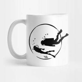 Scuba Divers in circle Mug